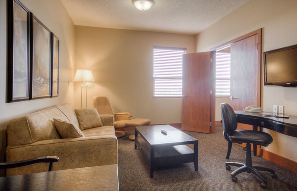 Grand Inn & Residence- Grande Prairie Bagian luar foto