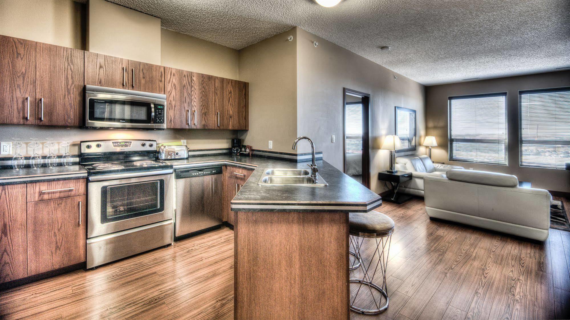 Grand Inn & Residence- Grande Prairie Bagian luar foto