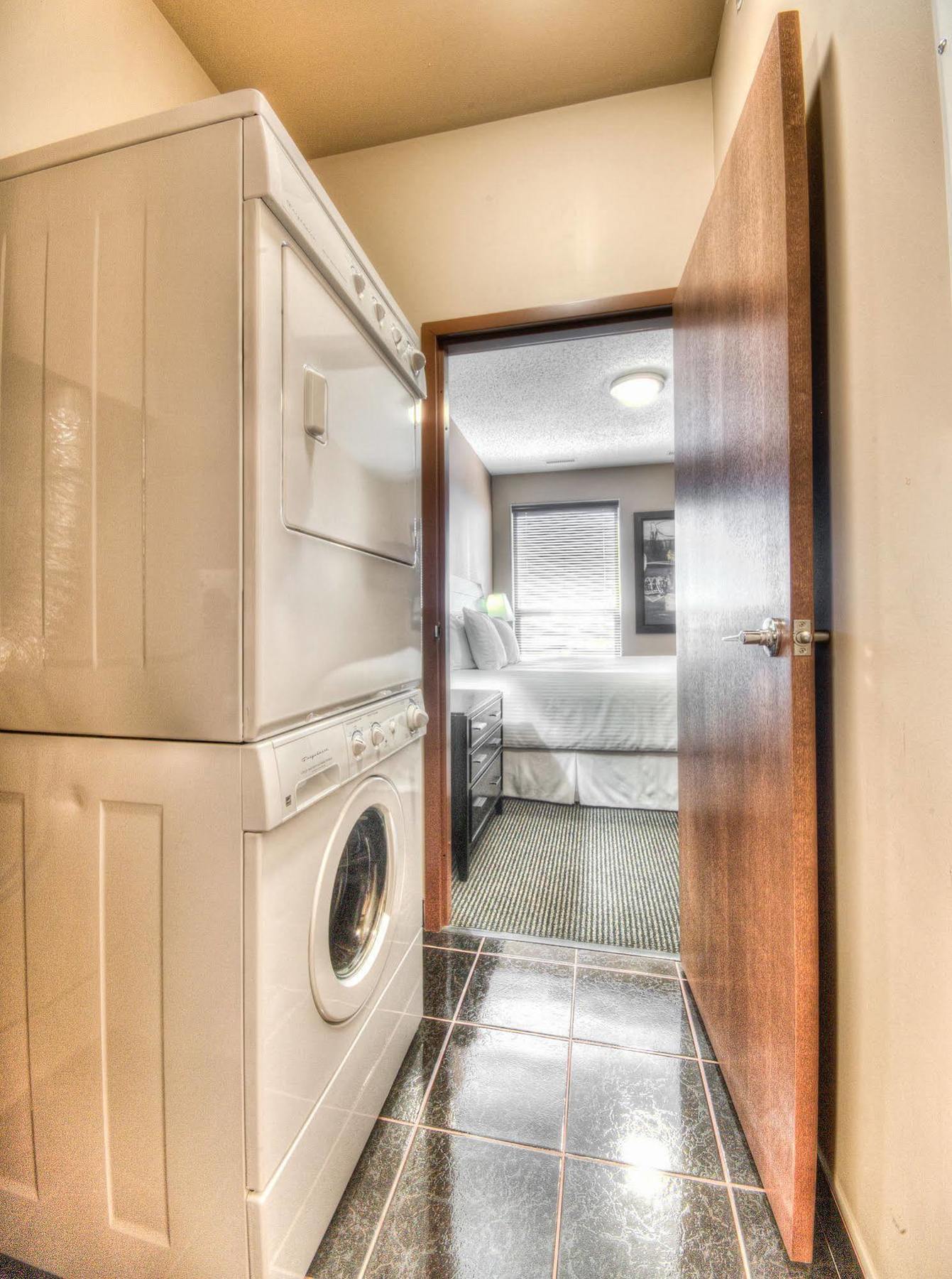 Grand Inn & Residence- Grande Prairie Bagian luar foto